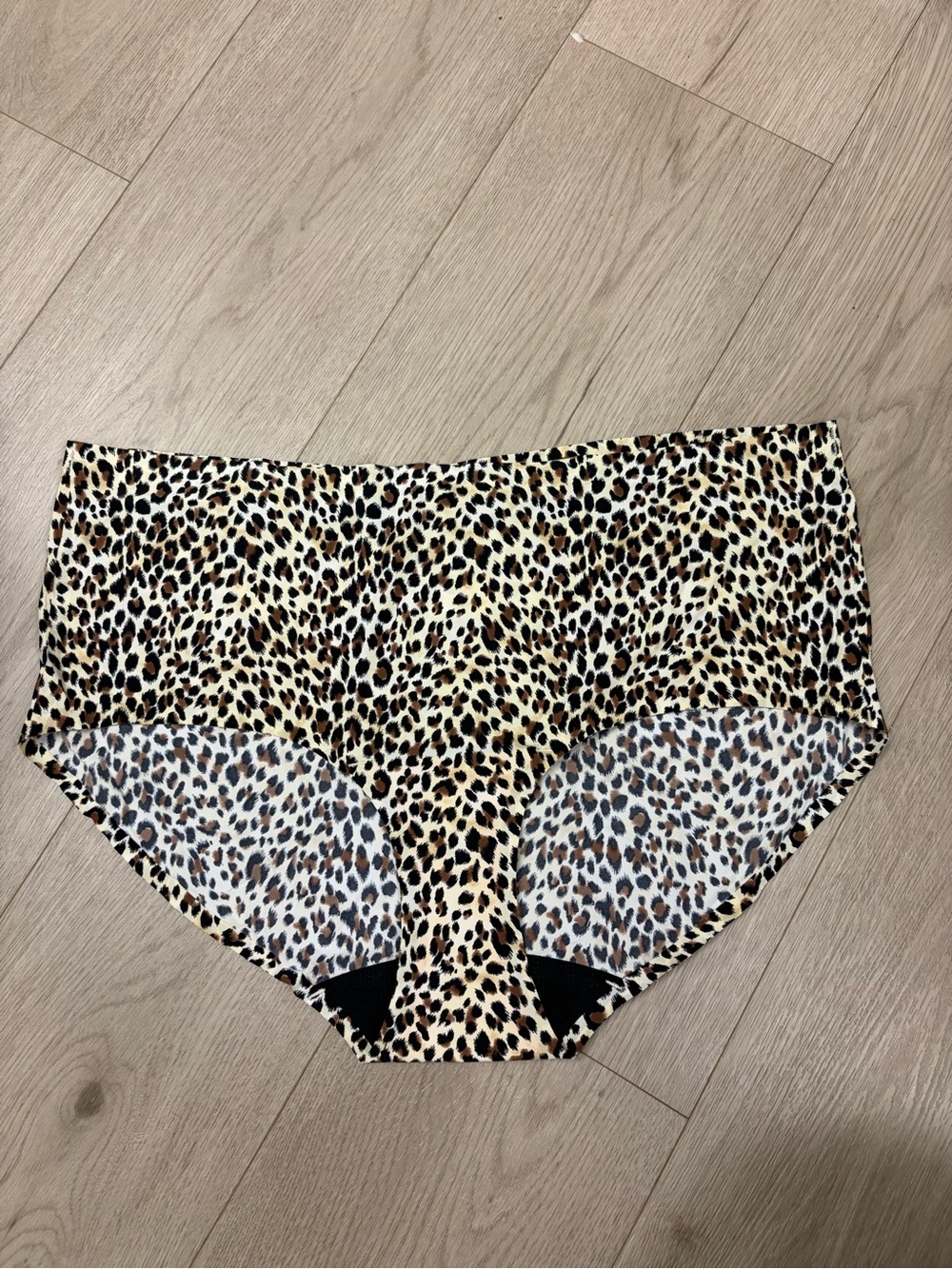 Knix x Betsey Johnson Womens Leopard Print High-Waisted No Show Cheeky Underwear
